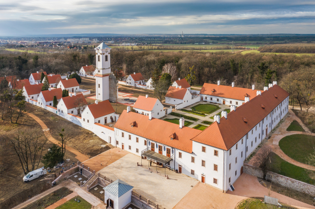 Templomok, kolostorok